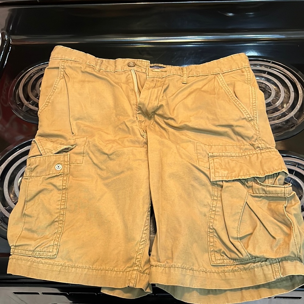 Levis Brown Cargo Shorts Size 32 Waist